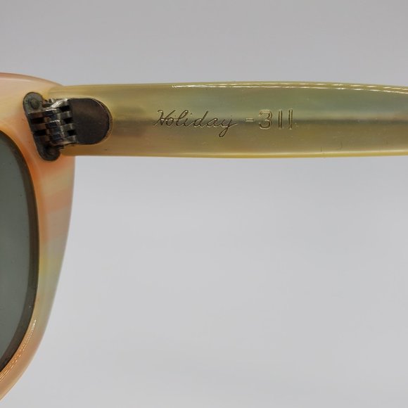 Vintage NOS Holiday 311 Cats Eye Sunglasses (with vintage case!) - Picture 4 of 14
